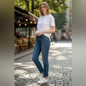 Lucky Raw Hem On Trend Classic Blue Women's Jeans Size 6